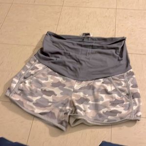 Pregnancy camo shorts